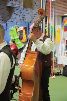 Impressionen beim Tanz aller Kulturen (Foto: © Bildungs- und Integrationszentrum, Kreis Paderborn, Johanna Leifeld)